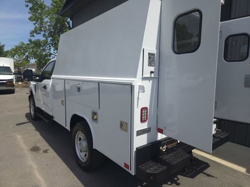 Used 2020 Ford F350 XL w/ Power Equipment Group AWD/4WD image 3