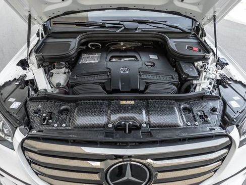 Used 2025 Mercedes-Benz GLS 580 4MATIC image 18
