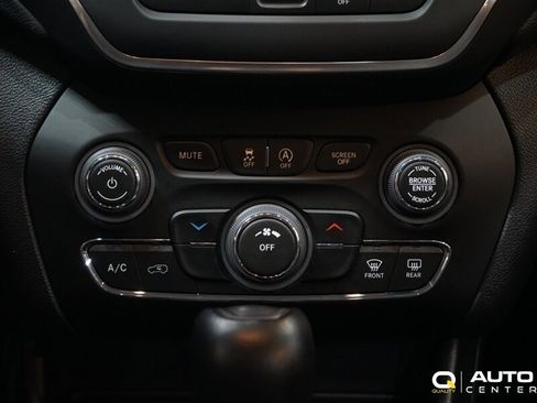 Used 2022 Jeep Cherokee Sport AWD/4WD image 22