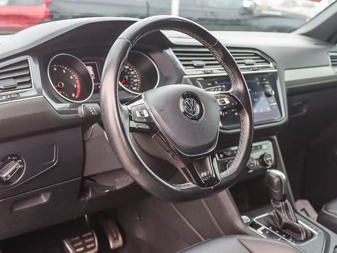 Used 2021 Volkswagen Tiguan SE R-Line image 8