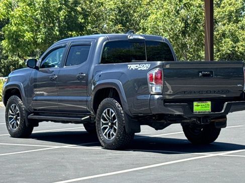 Used 2020 Toyota Tacoma TRD Sport w/ TRD Premium Sport Package AWD/4WD image 3