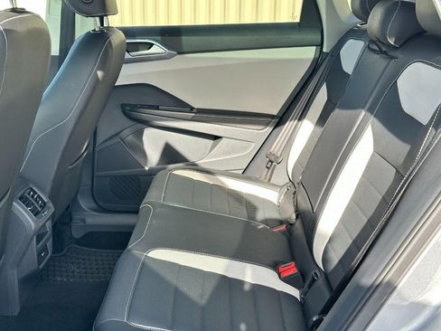 Used 2025 Volkswagen Taos SEL w/ Black Wheel Plus Package image 9