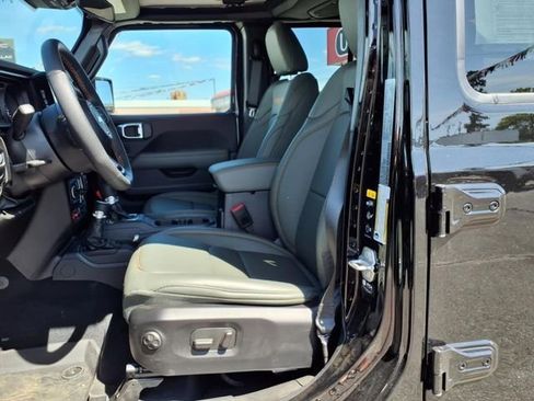 Used 2024 Jeep Gladiator Mojave w/ Steel Bumper Group image 12