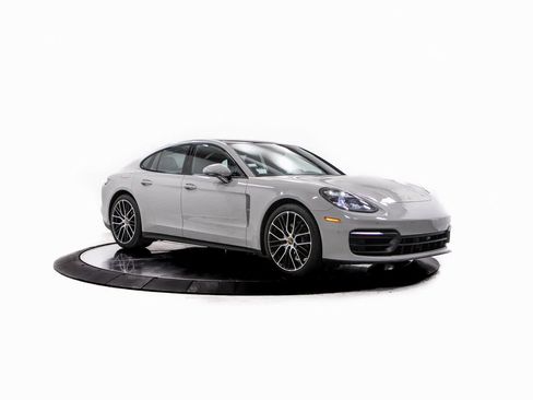 Certified 2022 Porsche Panamera Platinum Edition image 9
