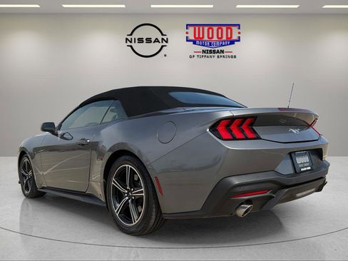 Used 2024 Ford Mustang Convertible image 4