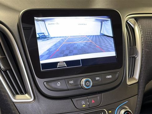 Used 2025 Chevrolet Malibu LT image 25