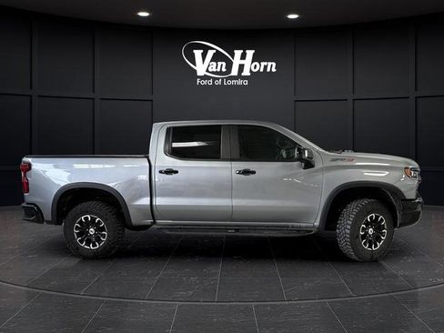 Used 2023 Chevrolet Silverado 1500 ZR2 image 2