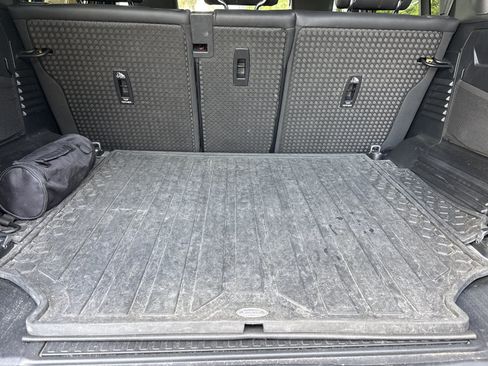 Used 2023 Land Rover Defender 110 S AWD/4WD image 40