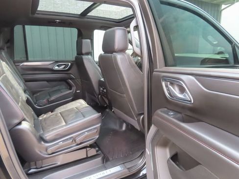 Used 2024 Chevrolet Suburban RST w/ Luxury Package AWD/4WD image 29