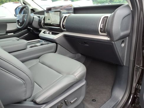 New 2026 Ford Expedition Max Active AWD/4WD image 9