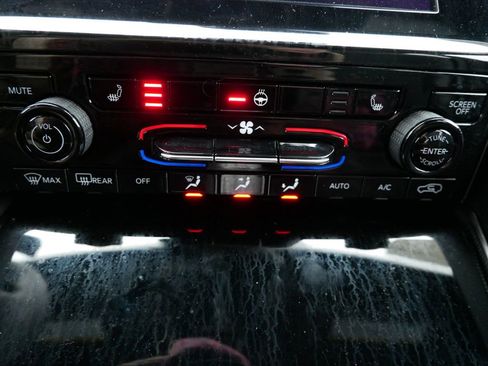 Used 2024 Jeep Grand Cherokee Altitude image 25