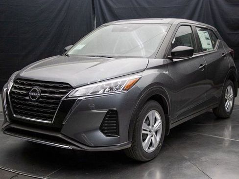 New 2025 Nissan Kicks Play S image 6