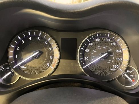 Certified 2019 INFINITI Q70 Luxe image 22