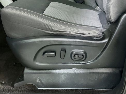 Used 2021 Nissan Titan SV w/ SV Convenience Package image 23