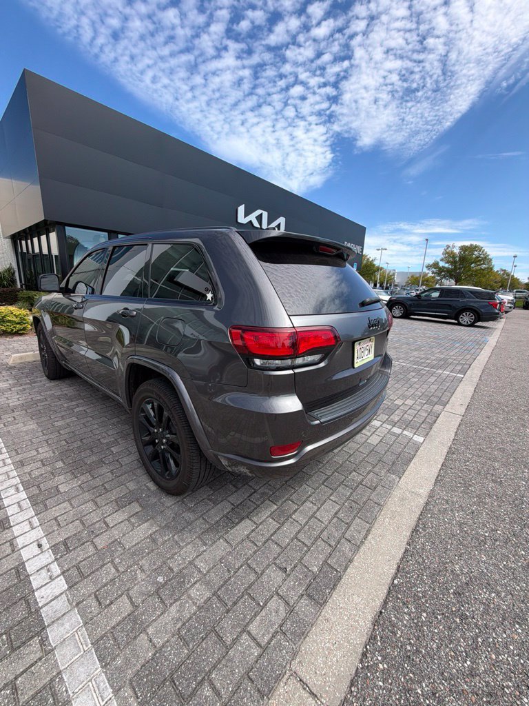 Used 2021 Jeep Grand Cherokee Laredo X RWD image 12