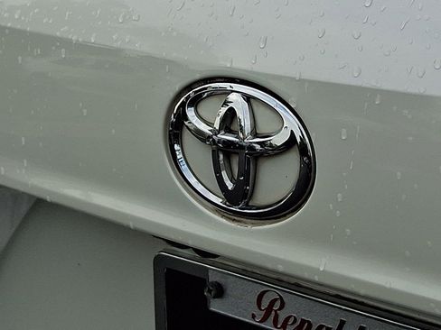 Used 2021 Toyota Highlander Platinum FWD image 31