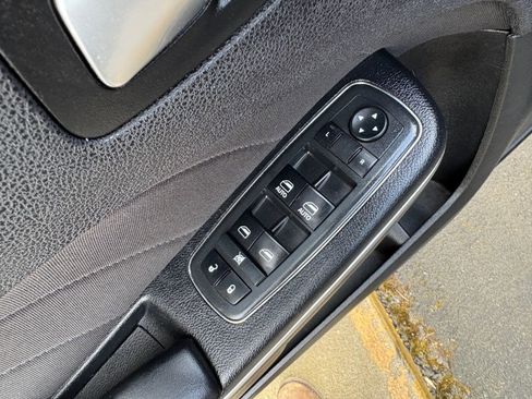 Used 2017 Dodge Charger SXT w/ Navigation & Travel Group image 15