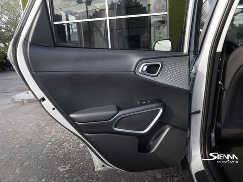 Used 2020 Kia Soul LX image 20