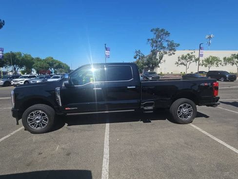 Used 2025 Ford F250 Platinum w/ Platinum Plus Package AWD/4WD image 4