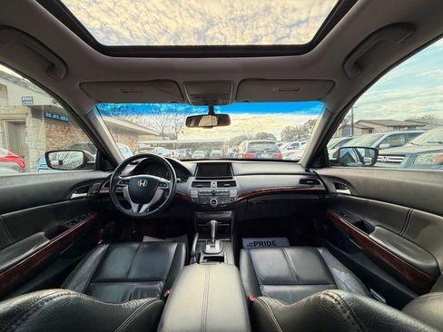 Used 2010 Honda Crosstour EX-L image 19