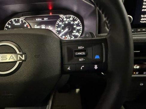 Certified 2025 Nissan Rogue SV image 18