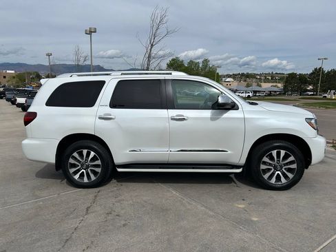 Used 2022 Toyota Sequoia Limited AWD/4WD image 11