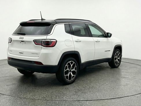 Used 2025 Jeep Compass Limited AWD/4WD image 9
