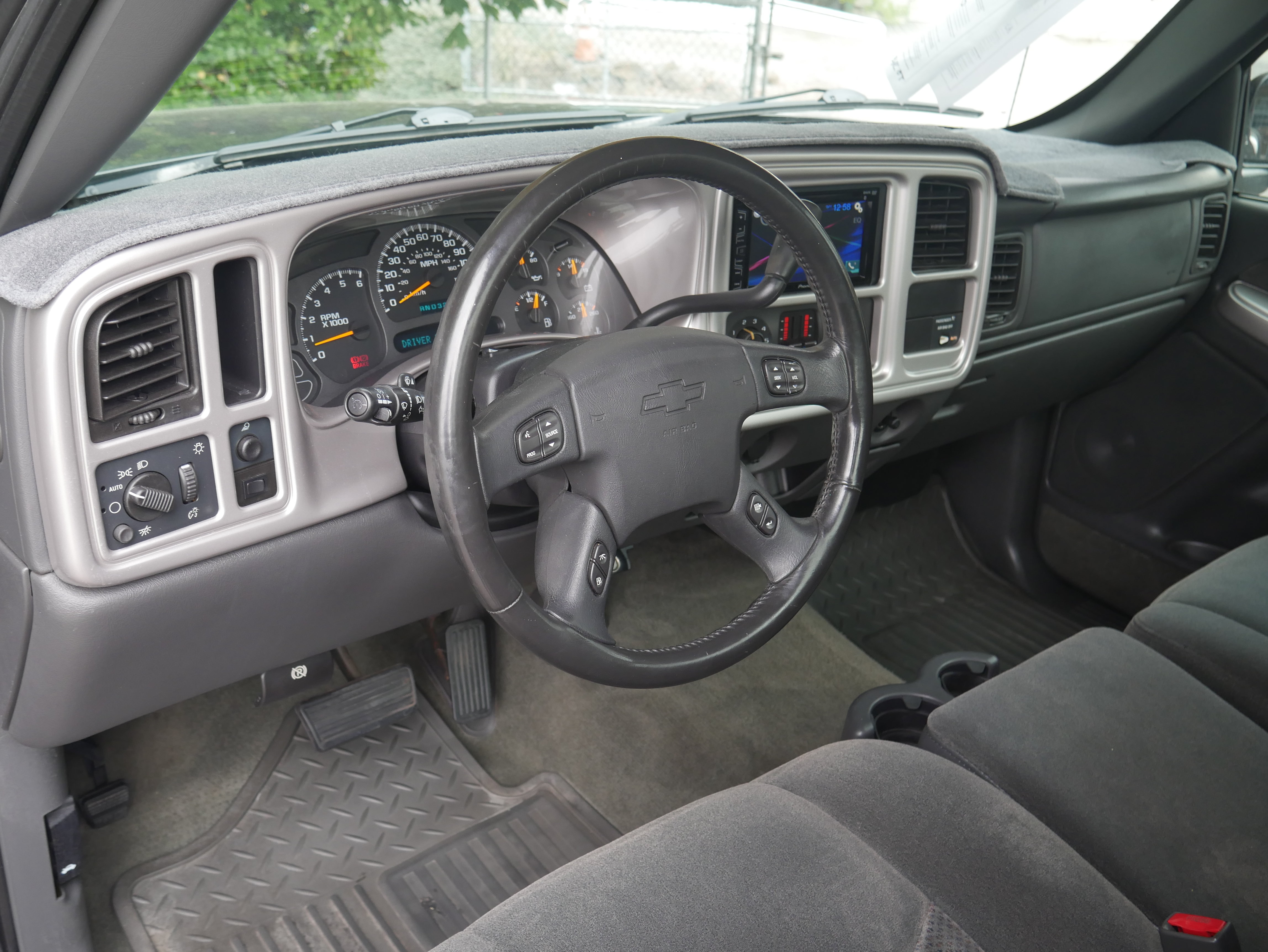 Used 2003 Chevrolet Silverado 1500 LS RWD image 4