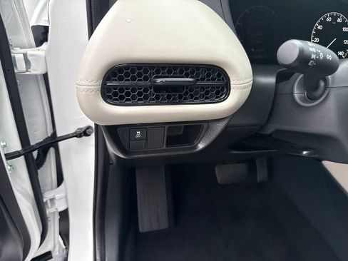 Certified 2025 Honda HR-V LX image 15