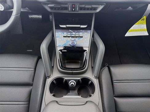 New 2026 Porsche Cayenne Coupe AWD/4WD image 20