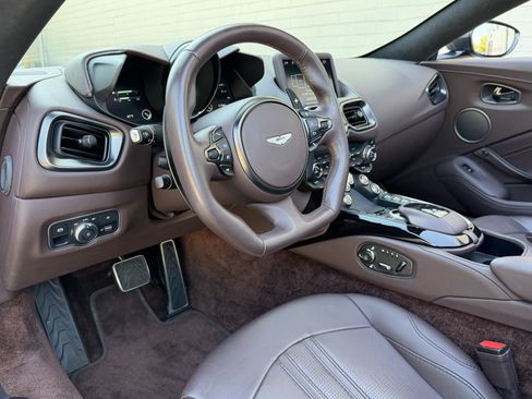 Used 2023 Aston Martin V8 Vantage Roadster RWD image 3
