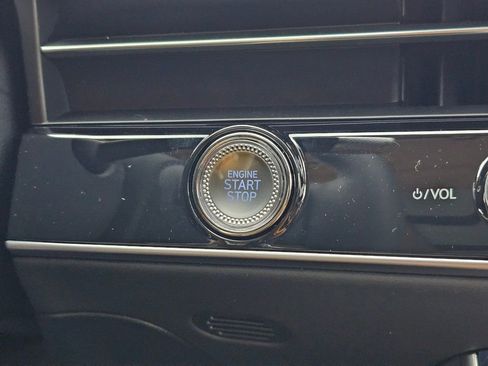 New 2026 Genesis GV70 2.5T Advanced image 17