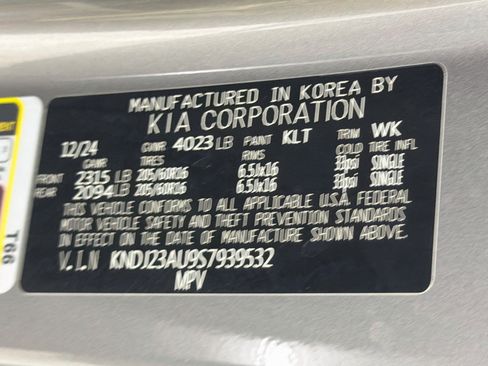 Used 2025 Kia Soul LX w/ LX Technology Package FWD image 12