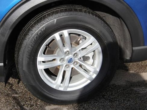 Used 2022 Ford Explorer XLT image 13