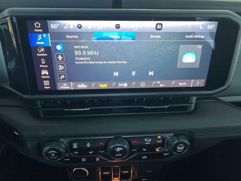 Used 2025 Jeep Gladiator Rubicon w/ Convenience Group image 26