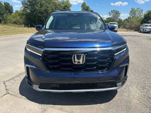 Used 2023 Honda Pilot Touring image 2