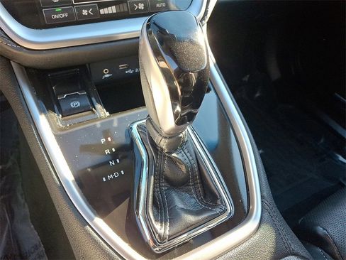 Certified 2022 Subaru Outback Limited XT image 16