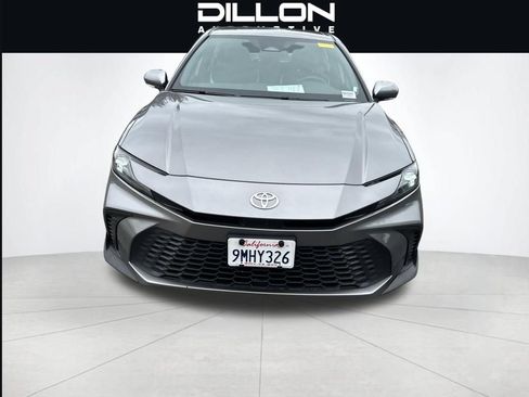 Used 2025 Toyota Camry SE FWD image 13