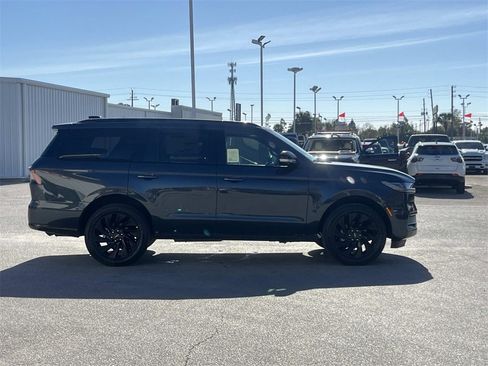 New 2025 Lincoln Navigator Reserve w/ Jet Appearance Package image 6