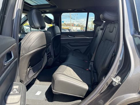 New 2026 Jeep Grand Cherokee Altitude AWD/4WD image 24