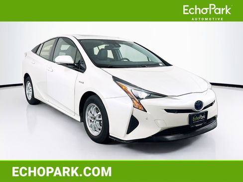 Used 2017 Toyota Prius Four w/ Premium Convenience Package FWD image 1