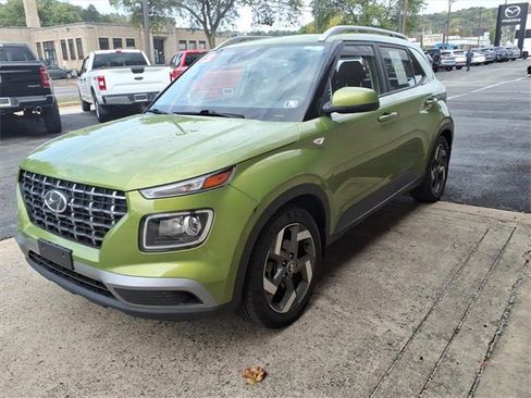 Used 2022 Hyundai Venue SEL image 8