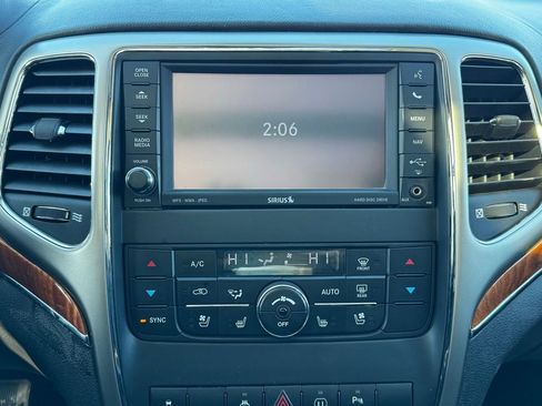 Used 2012 Jeep Grand Cherokee Overland image 13