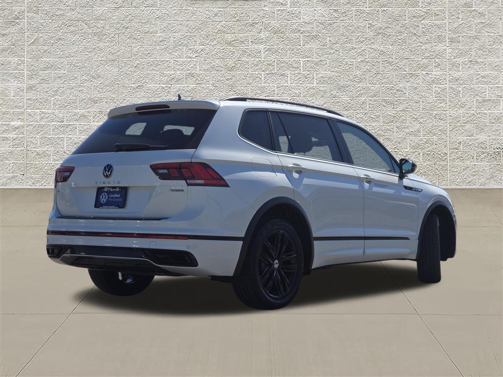 Certified 2022 Volkswagen Tiguan SE R-Line AWD/4WD image 7