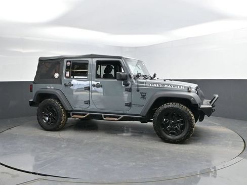 Used 2015 Jeep Wrangler Unlimited Sport AWD/4WD image 3