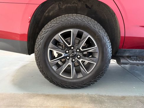 Used 2021 Chevrolet Tahoe Z71 w/ Rear Media and Nav Package AWD/4WD image 11