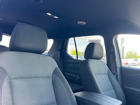 Used 2023 Chevrolet Traverse LT AWD/4WD image 16