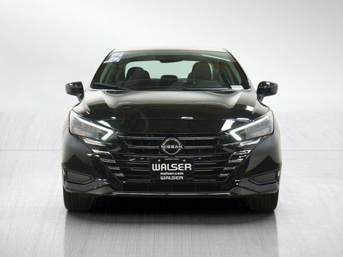 Used 2025 Nissan Versa SV FWD image 8