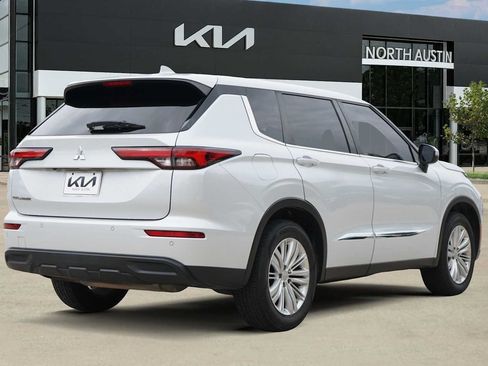 Used 2022 Mitsubishi Outlander ES FWD image 5
