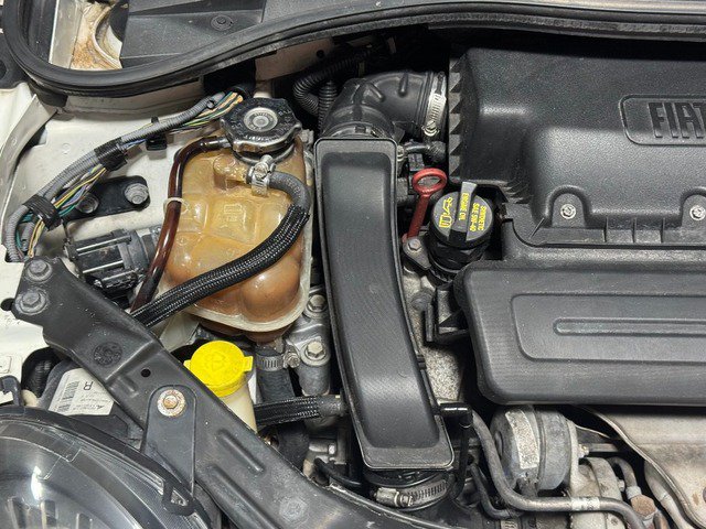 Used 2015 FIAT 500 Turbo w/ Comfort/Convenience Group FWD image 11